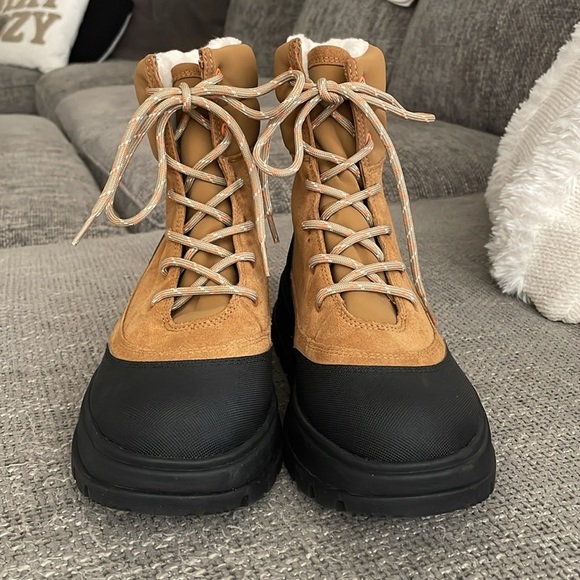 NWT UGG Koolaburra Waterproof Boots! - Picture 5 of 15
